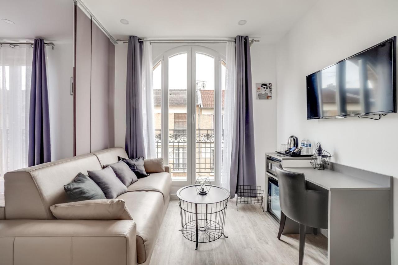 Paris Hotel Clichy Bagian luar foto